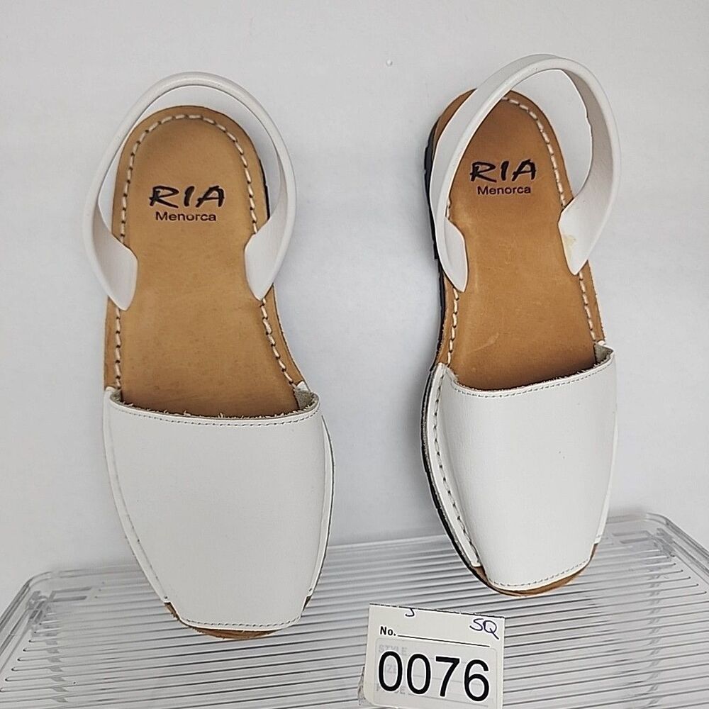 Ria Menorca Sandals white Ankle Strap Open Toed Size EU 34 US 3